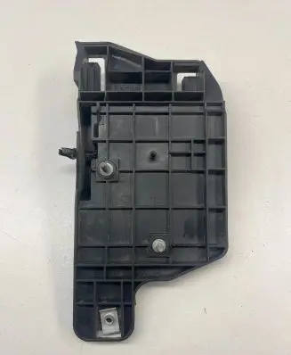 Peugeot 5008 II Other engine bay part 9815898580