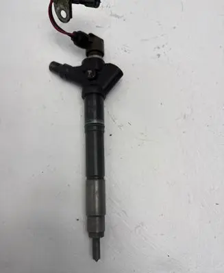 Toyota Corolla Verso AR10 Fuel injector 236700R040 03H16320