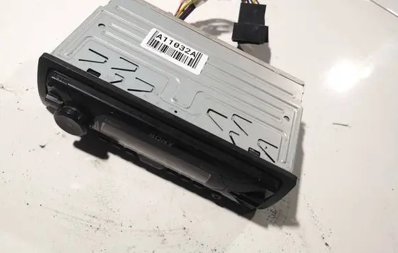 Toyota Corolla E120 E130 Radio/CD/DVD/GPS head unit 2298638