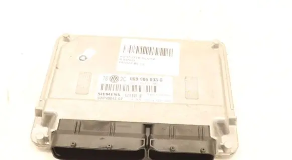 Volkswagen PASSAT B5 Engine control unit/module ECU