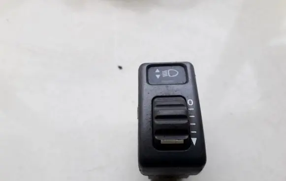 Volvo S70 V70 V70 XC Headlight level height control switch 9162960