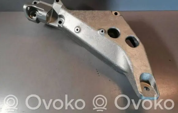 BMW X3 E83 Engine mounting bracket 3418697 22113418697 3332275