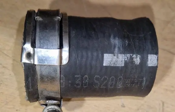 Intercooler hose/pipe