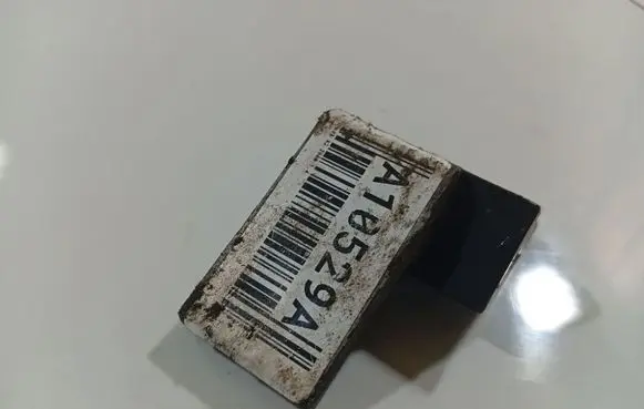 Audi A2 Front door upper hinge 8z0831401a