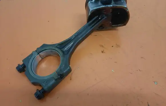 Skoda Fabia Mk1 (6Y) Piston 76L82