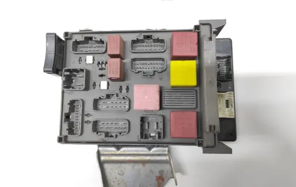 Renault Espace - Grand espace IV Fuse module 8200491797 8200500347 8200447435
