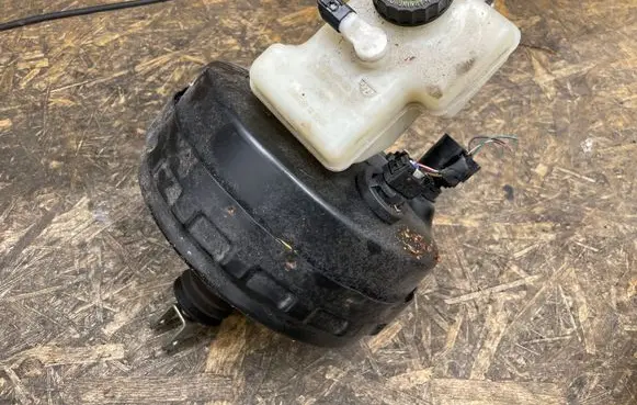 Mercedes-Benz ML W164 Brake booster A1644300530