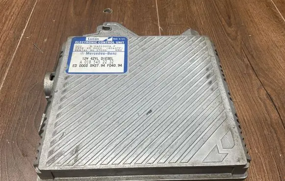 Mercedes-Benz C W202 Engine control unit/module 0185452232