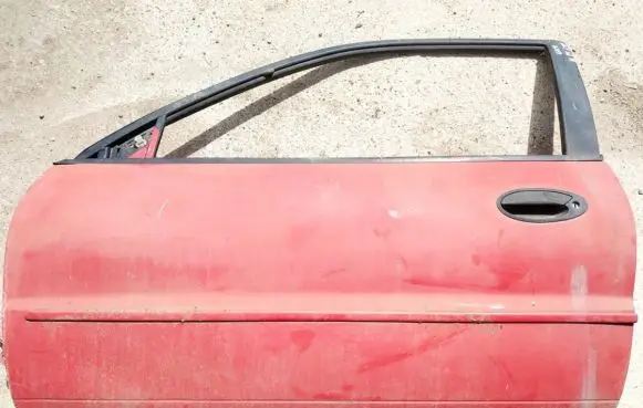 Mitsubishi Colt Front door raudonos