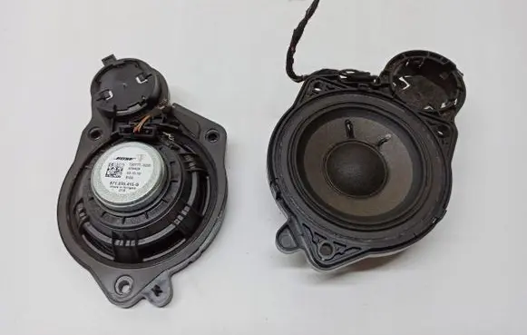 Porsche Taycan 9J1 Panel speaker 