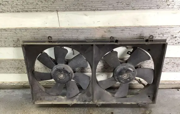 Mitsubishi Lancer Electric radiator cooling fan PA66GF30
