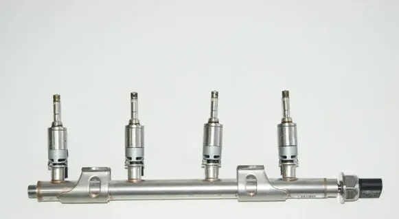 Volkswagen Golf Sportsvan Fuel injectors set 04E906036C
