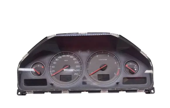 Volvo V70 Speedometer (instrument cluster) 30746102