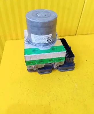 Mercedes-Benz C AMG W205 ABS Pump A2059002948