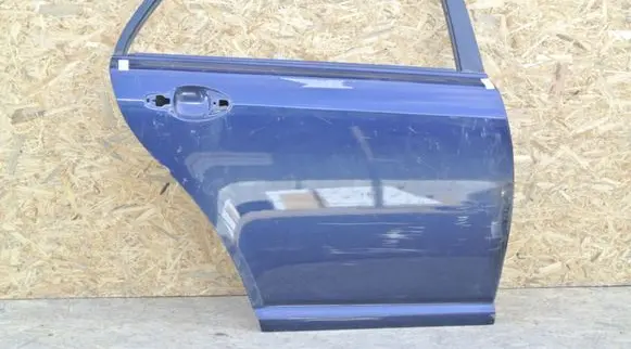 Toyota Avensis Verso Rear door