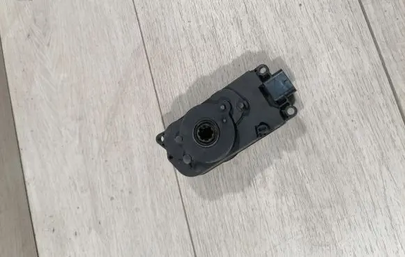 BMW 3 G20 G21 Radiator active air flap actuator 5811R1000