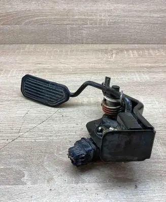 Mazda 626 Accelerator throttle pedal Mazda626