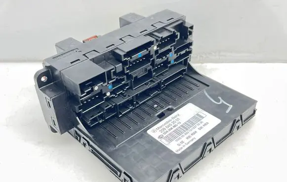 Mercedes-Benz CLK A209 C209 Fuse module 2095452001 5DK00848513