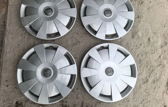Audi A3 S3 8V R16 wheel hub/cap/trim 8V0601147D