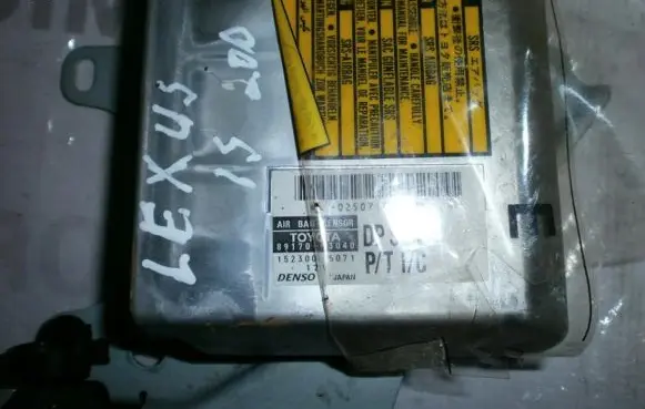 Lexus IS 200-300 Airbag control unit/module 8917053040 1523005071