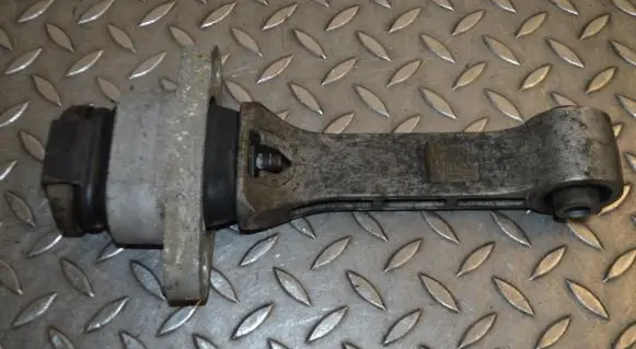 Hyundai Tucson TL Engine mount bracket 21950D3000