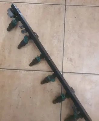 Fuel injector