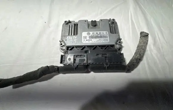 Volkswagen PASSAT B6 Engine control unit/module ECU 03C906022AJ 03C906022J 0261S04137