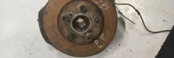Toyota Auris 150 Front wheel hub spindle knuckle