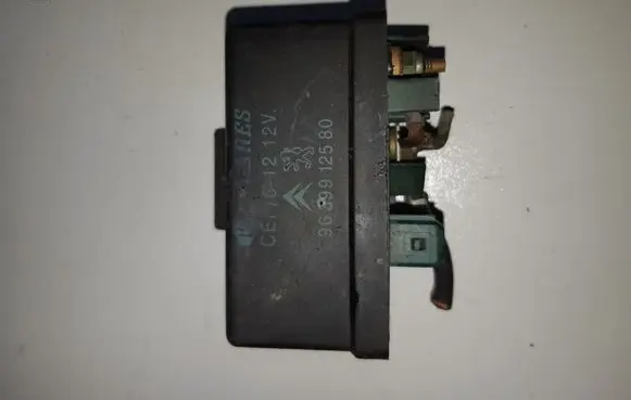 Citroen C5 Glow plug pre-heat relay 9639912580