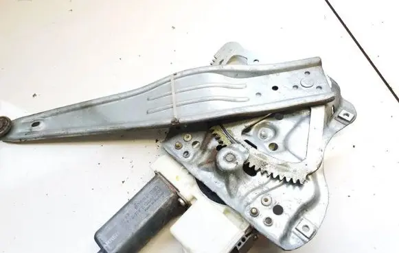 Toyota Avensis T250 Sliding door window regulator with motor