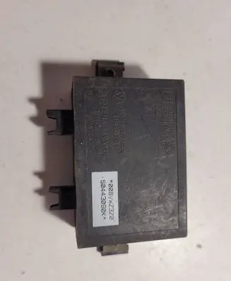 Volkswagen Golf III Immobilizer control unit/module 1H0953257B 008VWZ3Z0 S0443090K
