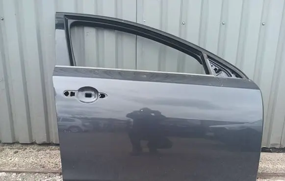 Renault Latitude (L70) Front door 
