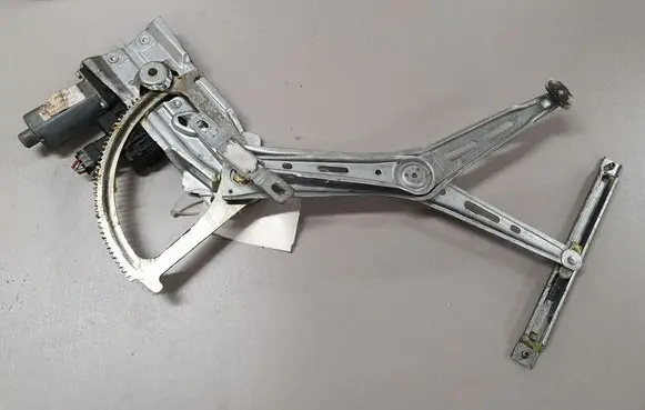 Opel Zafira B Front door window regulator with motor A337013132220LH 13132220