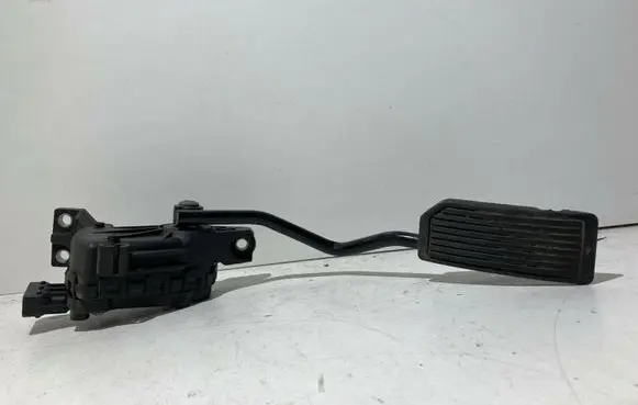 Nissan Primera Accelerator throttle pedal 18002AU400