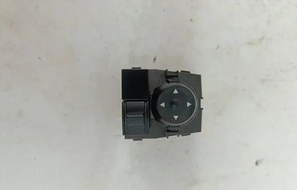 Hyundai Elantra VII Wing mirror switch 93530AA000X