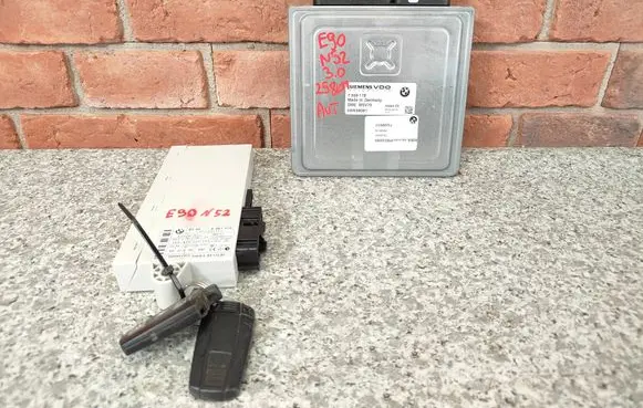 BMW 3 E90 E91 Engine control unit/module 7559178 MSV70 5WK98081