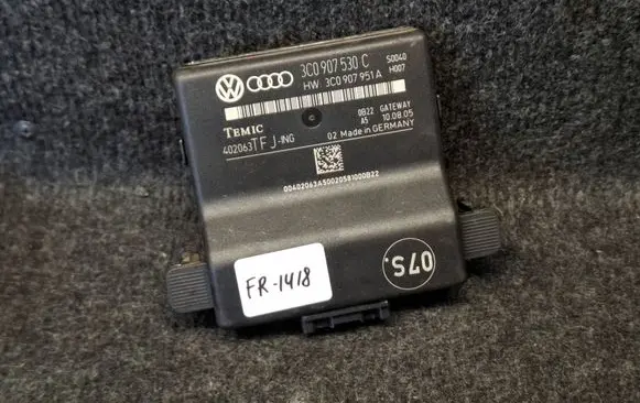 Volkswagen PASSAT B6 Gateway control module 3C0907530C 3C0907951A
