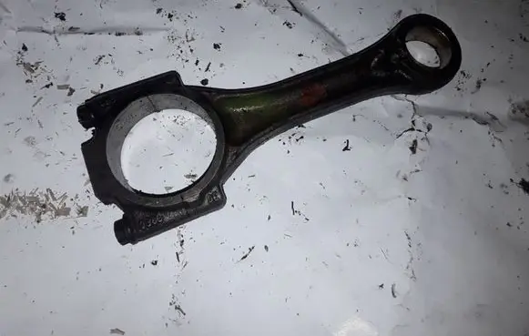 Skoda Octavia Mk2 (1Z) Connecting rod/conrod 0386