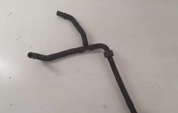 Volkswagen PASSAT B6 Engine coolant pipe/hose