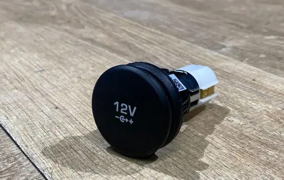 Jaguar E-Pace 12 V Socket (front) JX6315K040DA 20181010