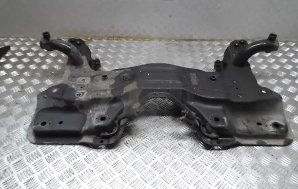 Fiat 500L Front subframe