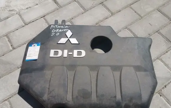 Mitsubishi Grandis Engine cover (trim) 1003A135