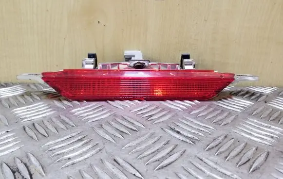 Toyota Corolla E120 E130 Third/center stoplight 52023 52024