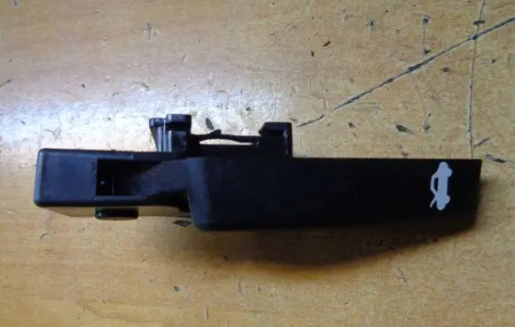 Opel Mokka Engine bonnet (hood) release handle