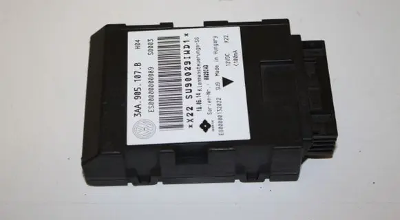 Volkswagen PASSAT B7 Central body control module 3AA905107B