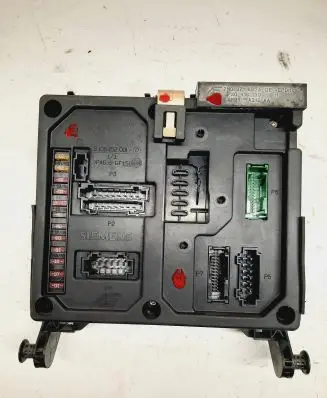 Seat Alhambra (Mk1) Fuse module 7M0971882A PX0418130 YM2114A212AA