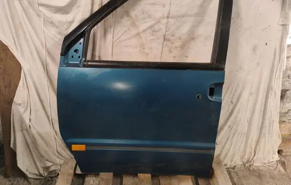 Nissan Serena Front door