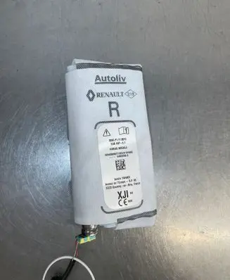 Dacia Sandero III Trunk lid opening control unit