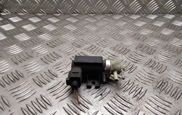 Audi A4 S4 B6 8E 8H Turbo solenoid valve 1J0906627B