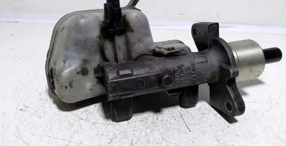 Opel Zafira A Master brake cylinder 32066735